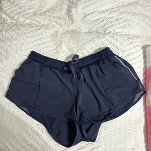 Lululemon Hotty Hot shorts 2.5 inch